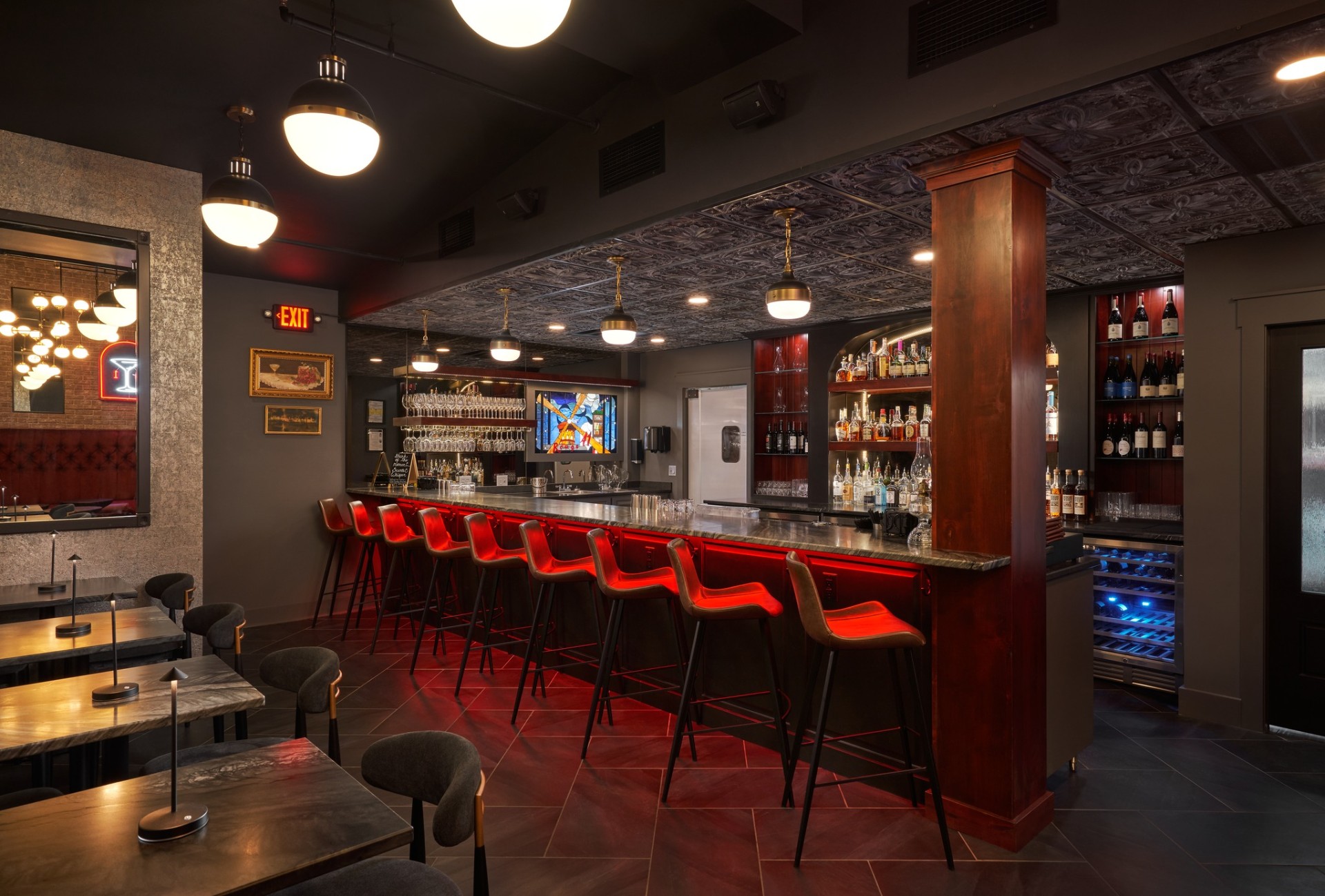 Rouge 41 — full bar lighting & power