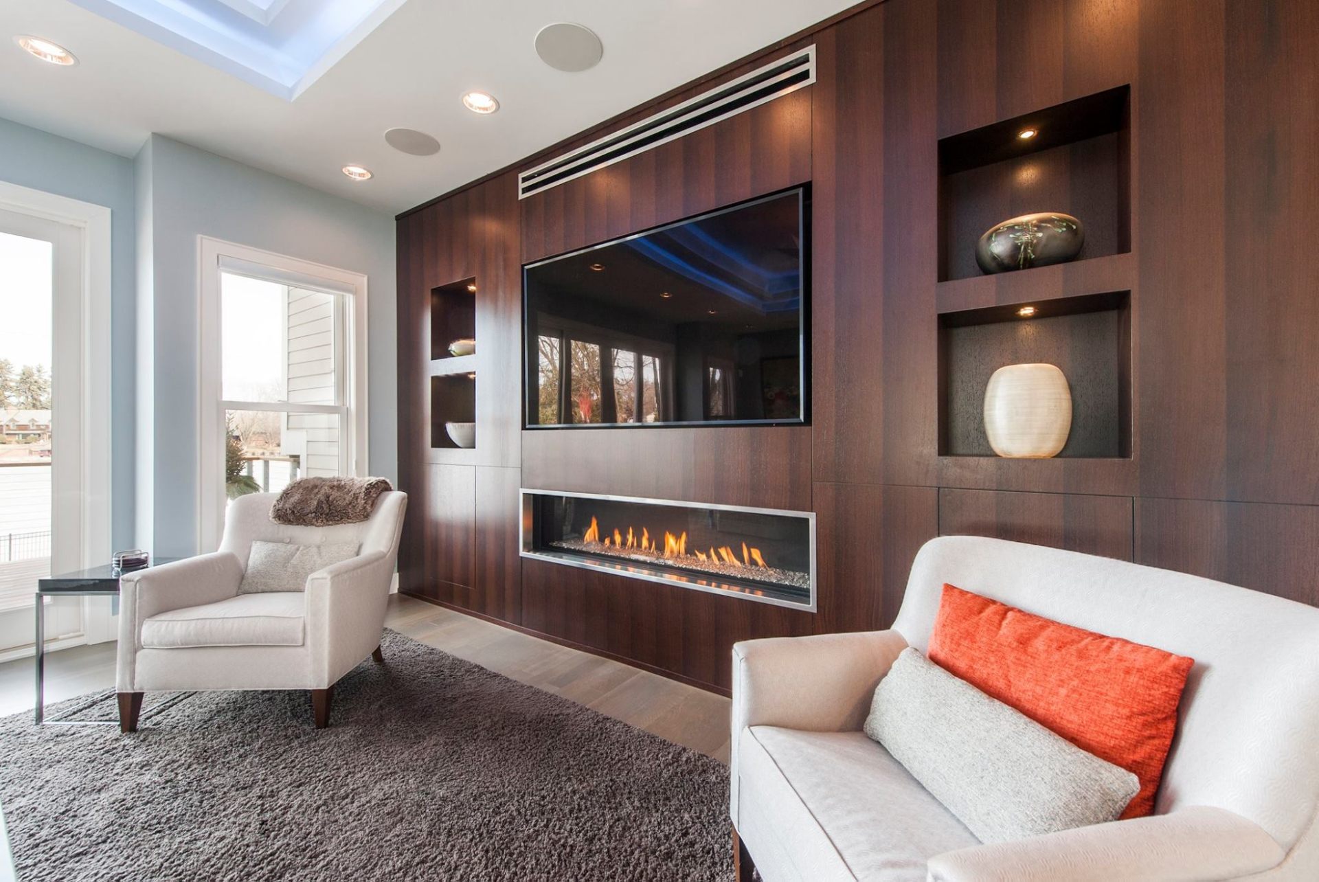 Fireplace wall TV & recessed accent